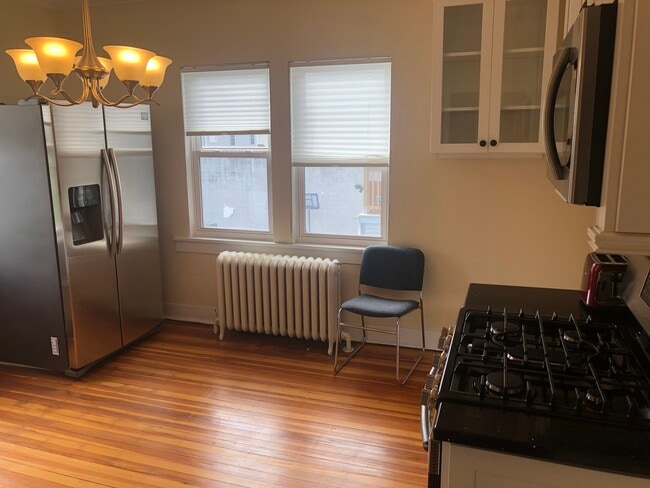 Building Photo - 2101 Park Ave Unit 2