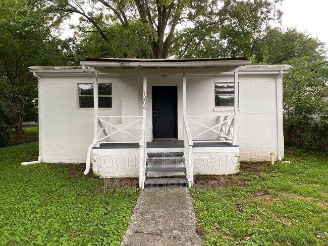 Photo - 1204 E 34th St House