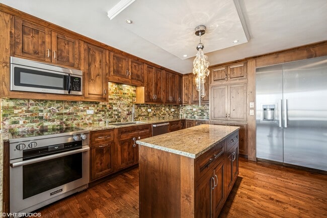 Photo - 405 N Wabash Ave