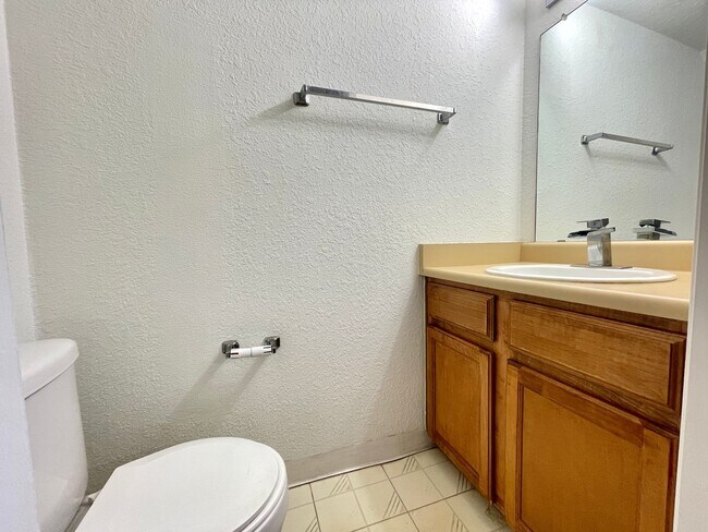 Photo - Cozy 2 Bedroom 2.5 Bathroom In The Heart of ABQ! Unit O158