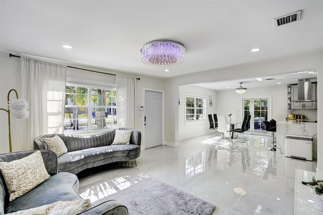 Photo - 1129 NE 2nd Ave