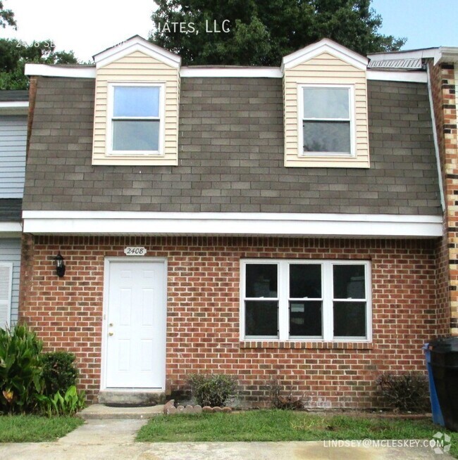 Building Photo - Washington Square Townhouses