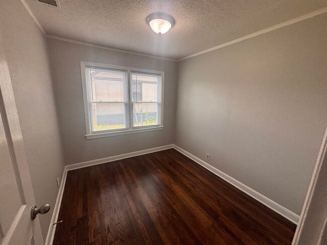 Photo - 2269 Longstreet Dr