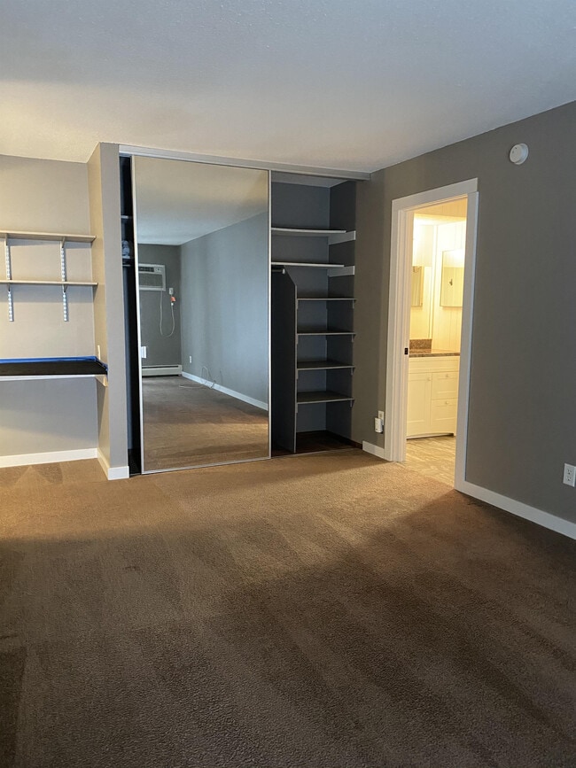 Photo - 946 Westbrooke Way