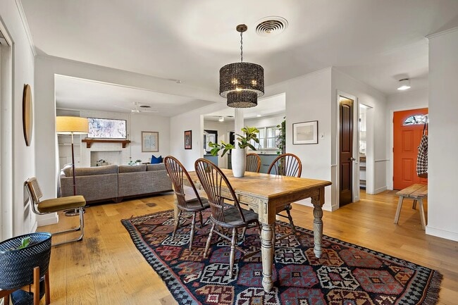 Photo - 1802 Hutto Rd