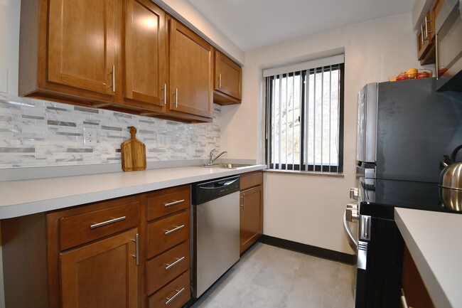 Photo - Ellsworth Towers