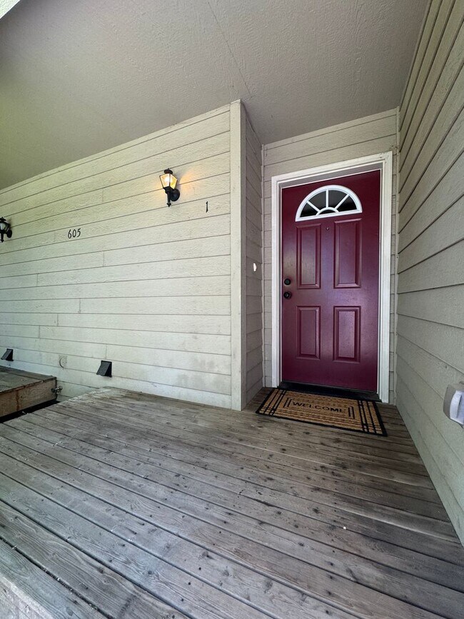 Photo - 605 Tamarack St Apartamento Unidad #1