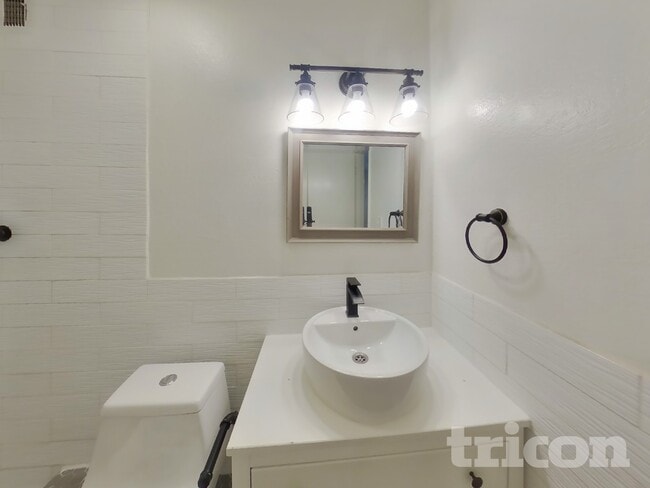 Photo - 826 W Del Rio St