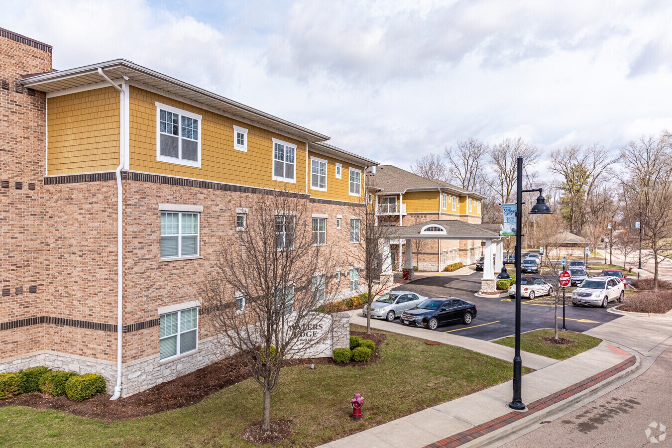 Alternate Image - Waters Edge of South Elgin