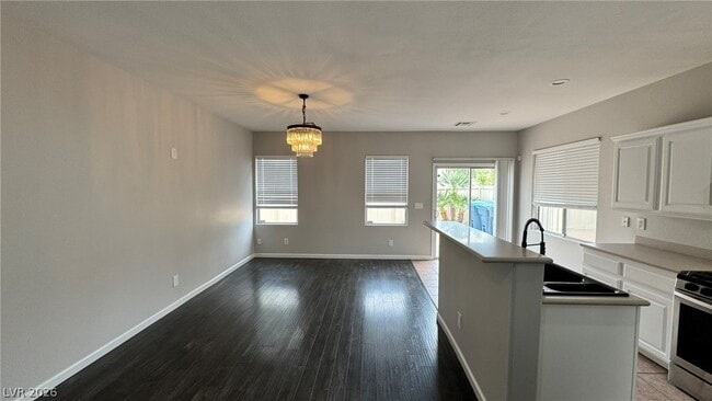 Photo - 926 Shining Rose Pl