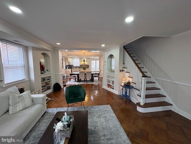 Building Photo - 1334 Yerkes St