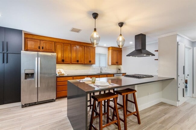 Photo - 7107 Barnsdale Way