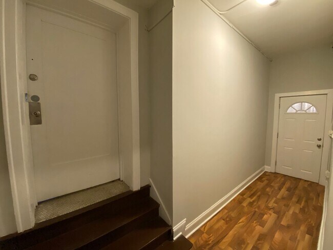 Photo - Rogers Park 1BR Garden unit - Near Red Line & Lake Unit G1