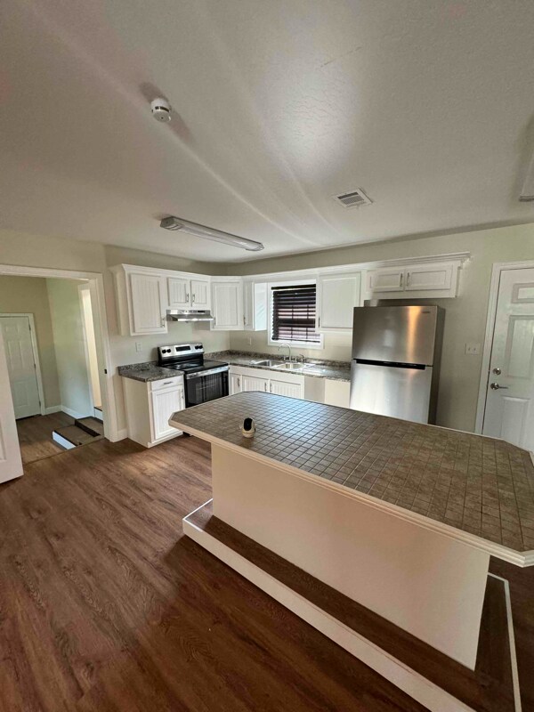 Photo - 405 N 8th St