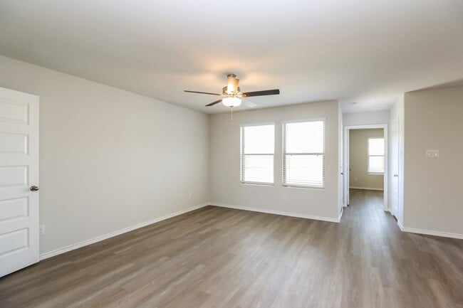 Photo - 10703 Sunlit St