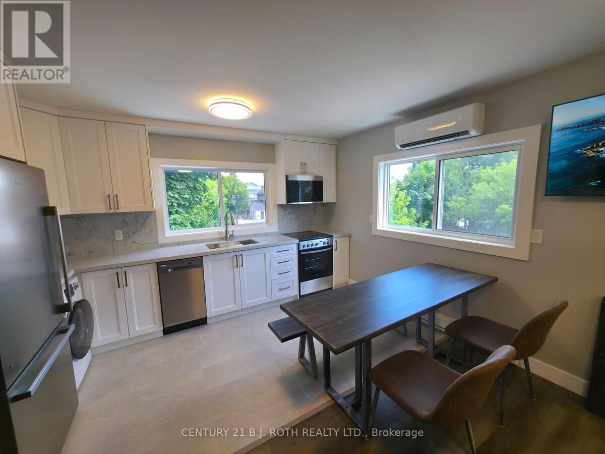 Photo - 82 Albert St N Unité 5