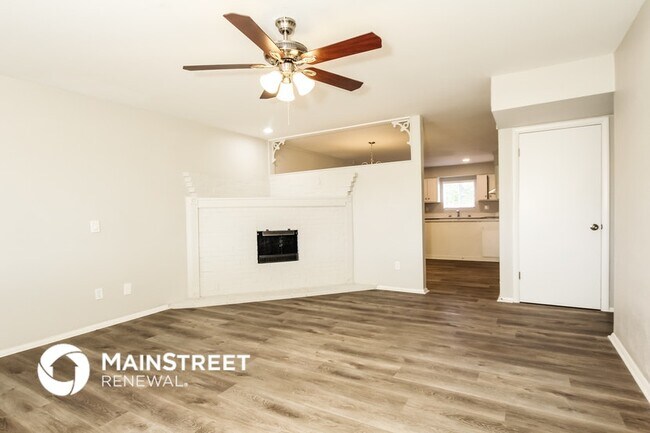 Photo - 5501 N 68th Ave