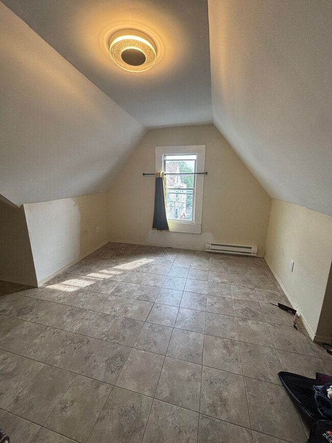 Photo - 602 E 33rd St