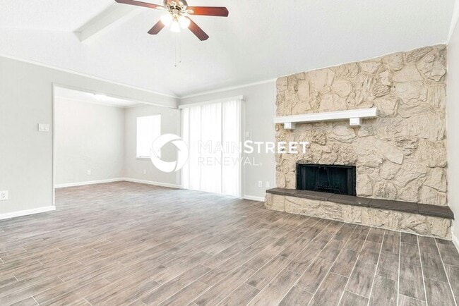 Photo - 3 Bedroom Pet-Friendly Home in Watauga, TX with Main Street Renewal