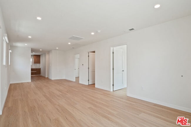 Photo - 2617 Carmona Ave