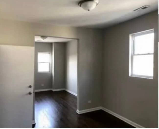 Photo - 6035 S Loomis Blvd Unit 6035