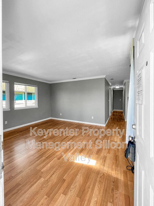 Photo - 547 Groth Pl