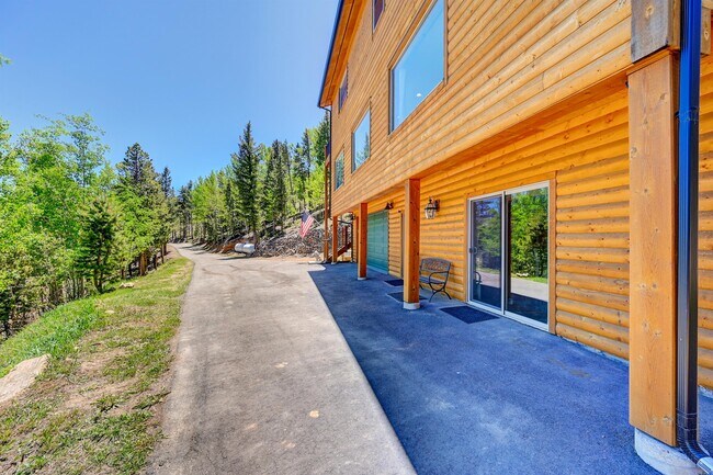 Photo - 1224 Lodgepole Dr