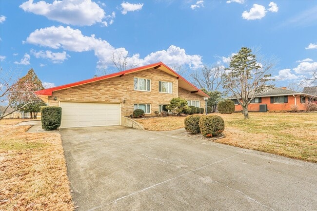 Photo - 1803 Golfview Dr