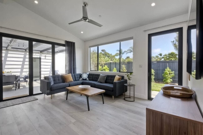 Photo - 1329 Lake Dr Unit ID1068280P