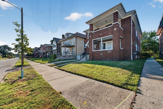 Photo - 2025 Calvert Ave