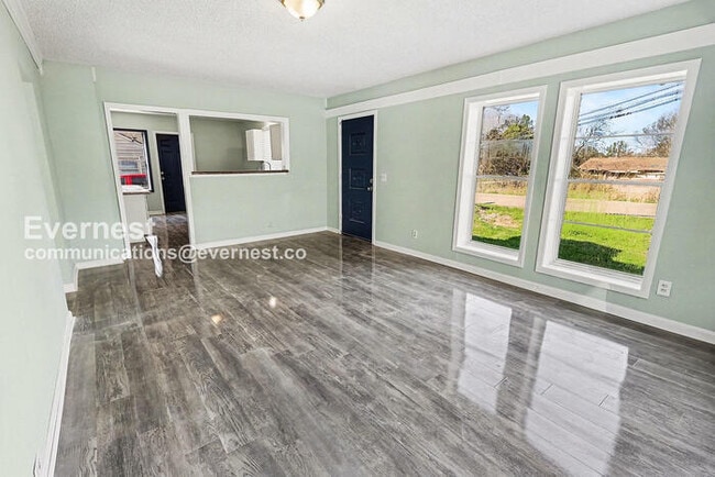 Photo - 2028 13th St N