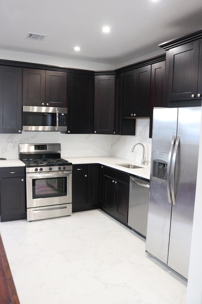 Photo - 2110 Summit Ave Unit 2