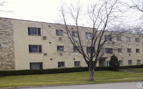 Mundelein Apartments - Mundelein Apartments