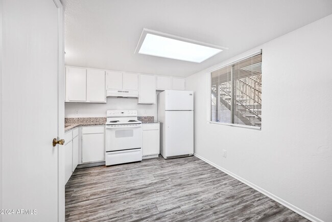 Photo - 436 W Clark St Unidad Apt 101