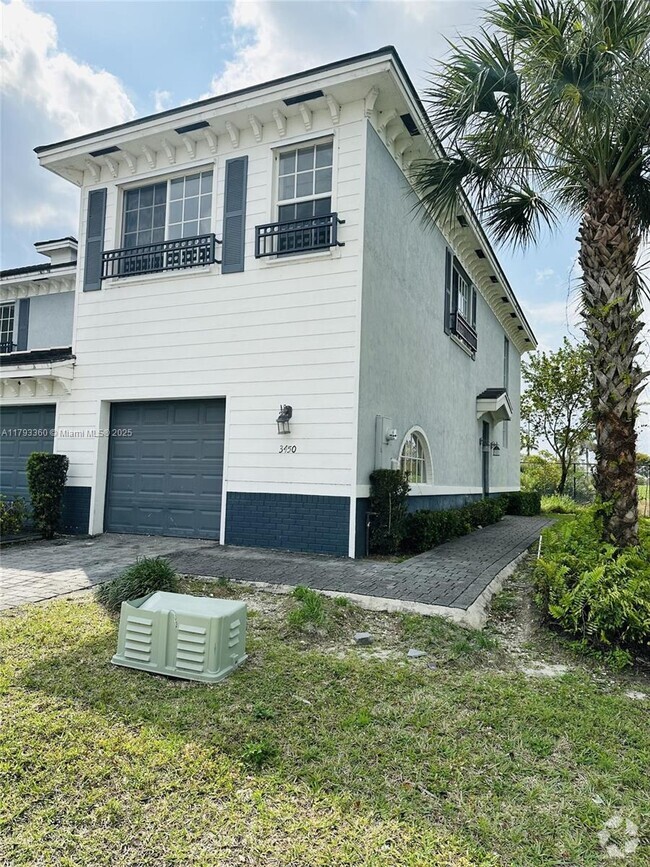 Building Photo - 3450 NW 13th St Rental