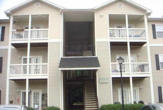 Building Photo - Great condo