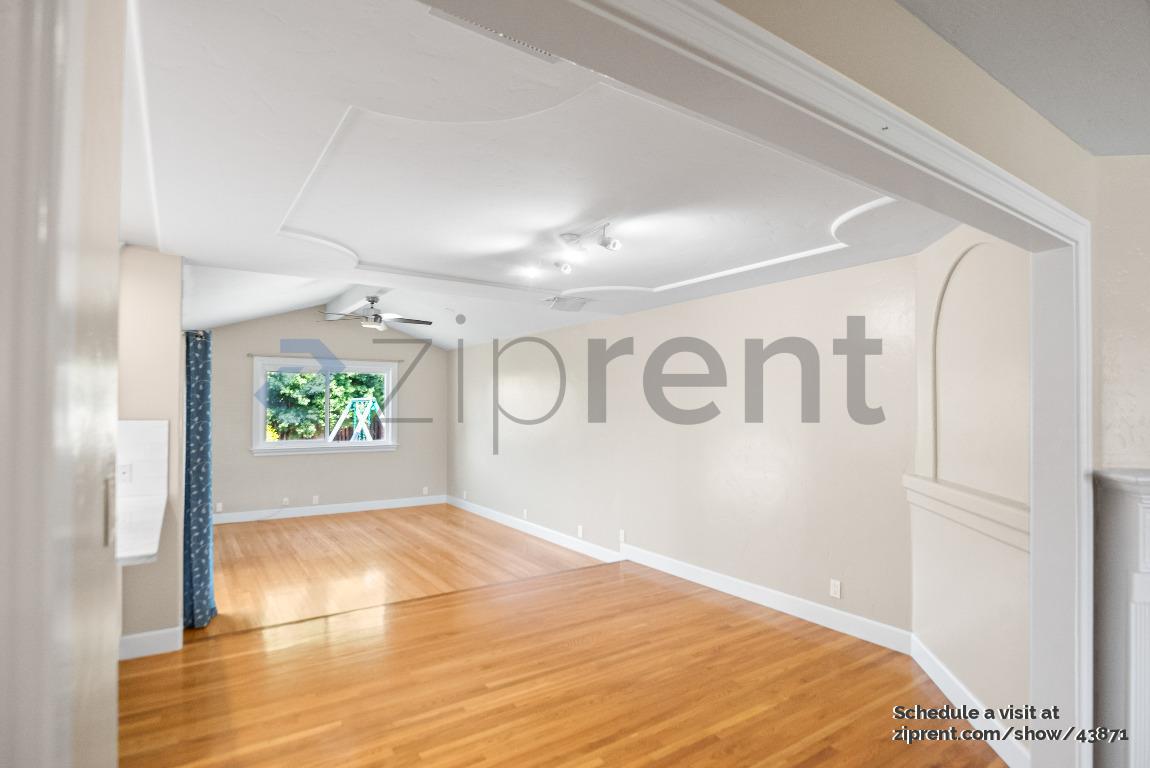 Photo - 1515 Jarvis Ct House
