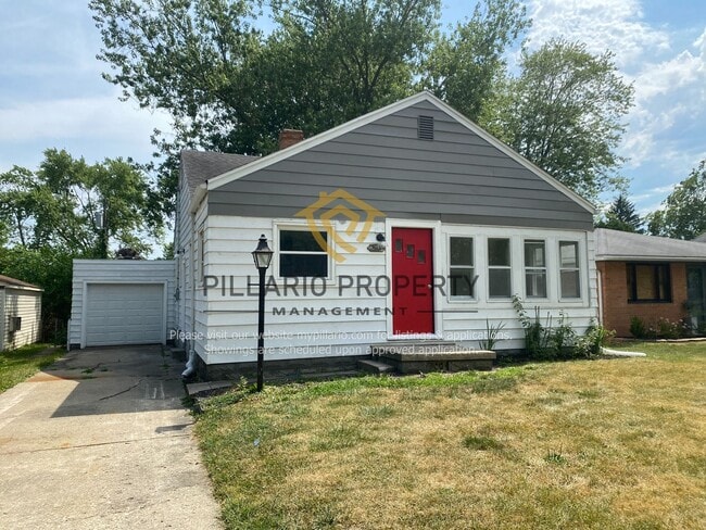 Building Photo - Adorable & Updated 2 Bedroom / 1 Bath Home...
