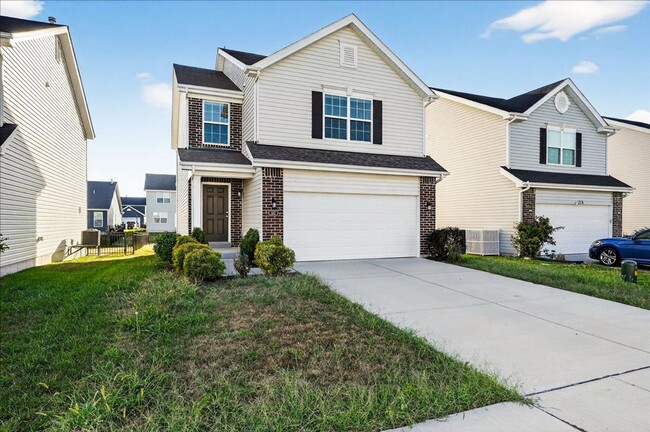 Building Photo - 3 bedroom, 2.5 bath, 2 car garage, 2 story...