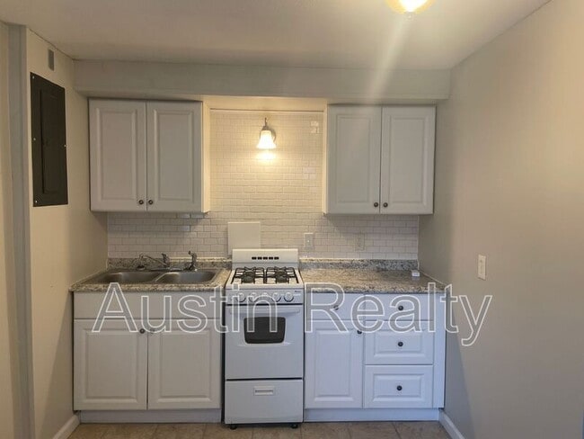 Photo - 8630 Burton Ave Unidad Apt. BR