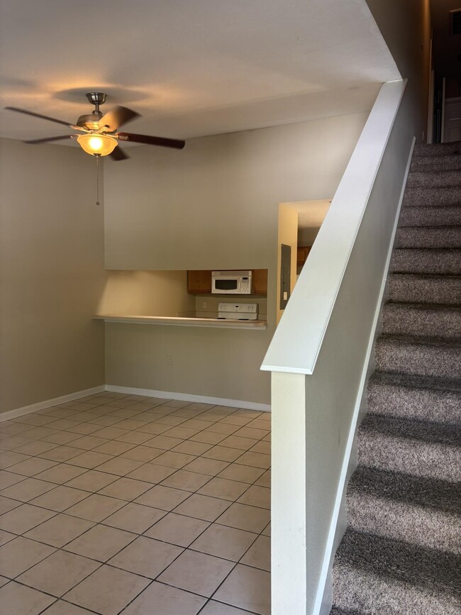2740 W Tharpe St Unit 105