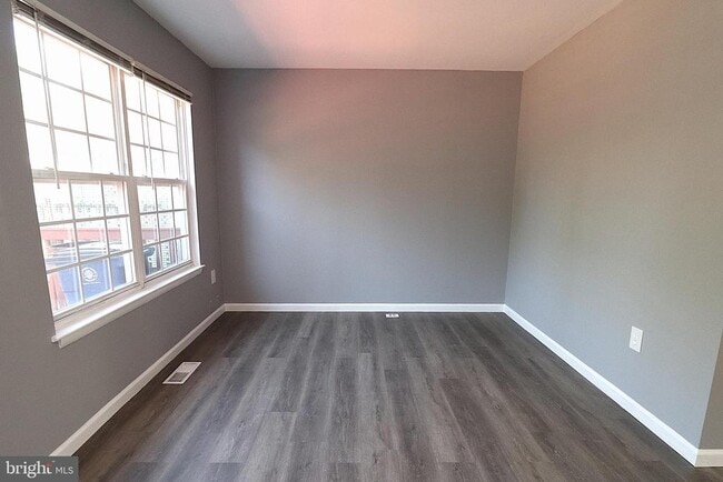 Photo - 18365 Honeylocust Cir