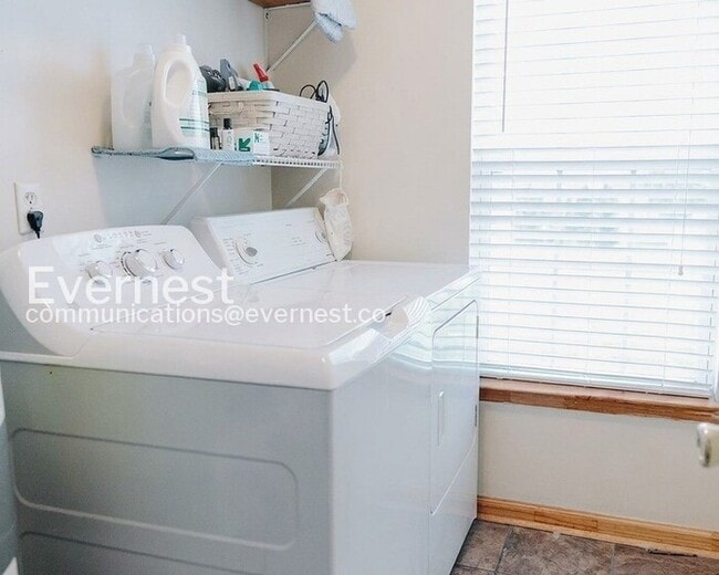 Photo - 3-Bed/2-Bath Townhome in Salemtown/Available Soon!