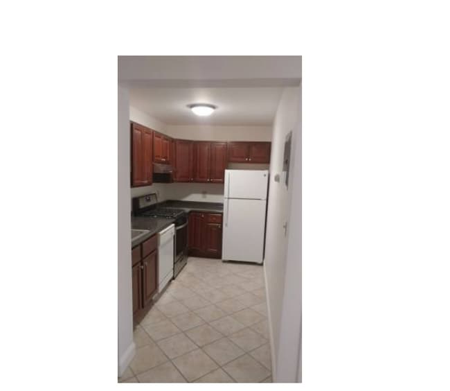 Building Photo - 140 Kenrick St Unit 4