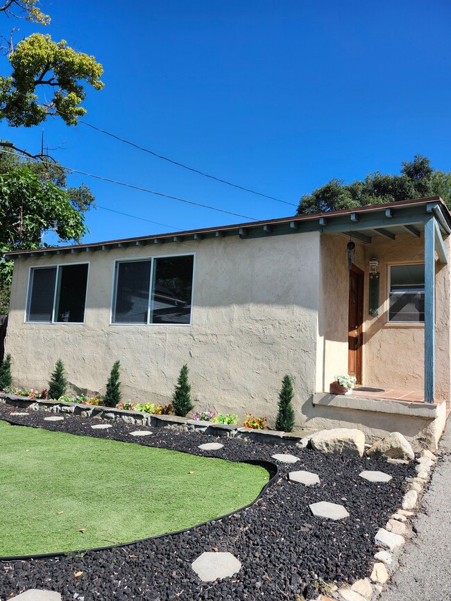Building Photo - 2637 Altura Ave
