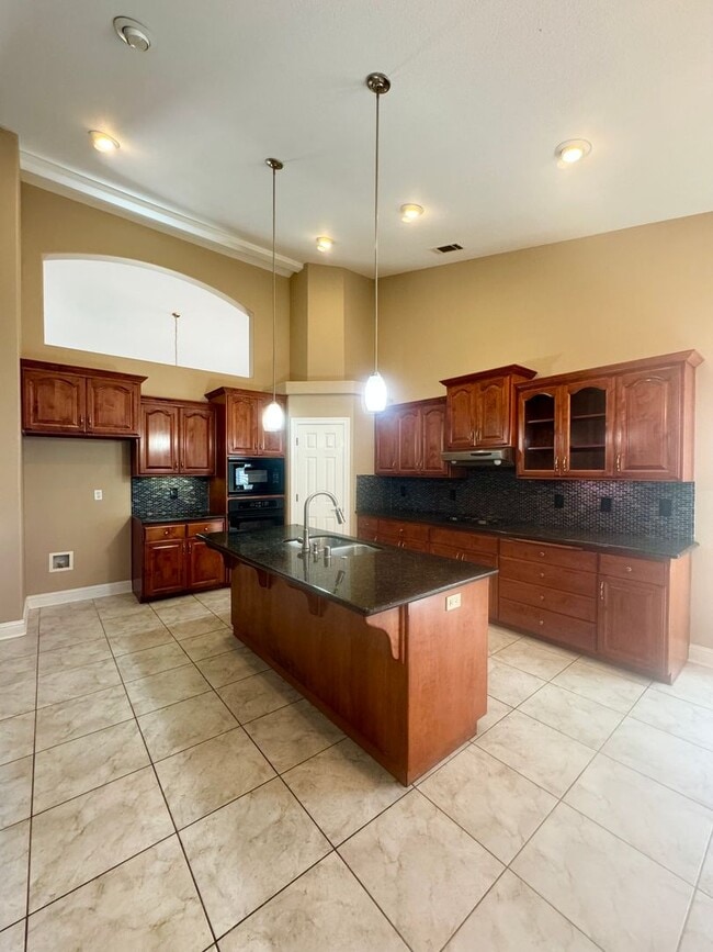 Photo - 518 Castenda Dr