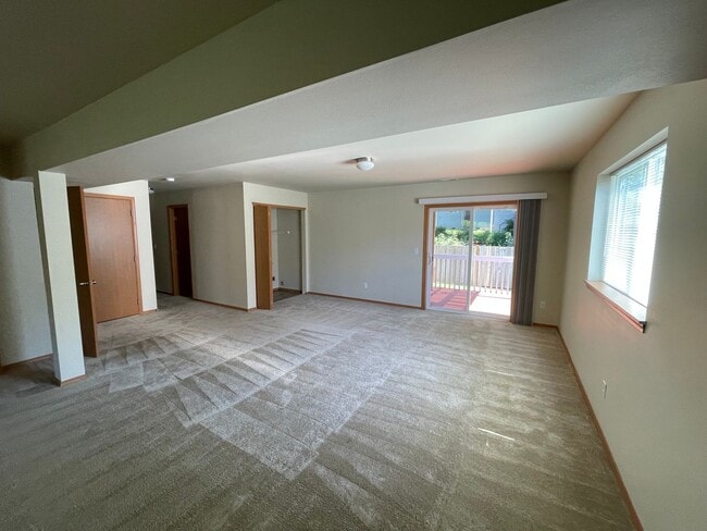 Photo - Beautiful Spacious 4 Bedroom 2.75 Bathroom Home in Quiet Coupeville Neighborhood!
