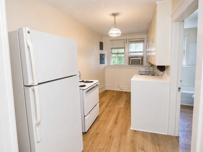 615 Memorial Dr SW Unit 3