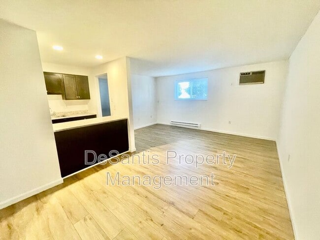 Photo - 946 Carle St Unit #1