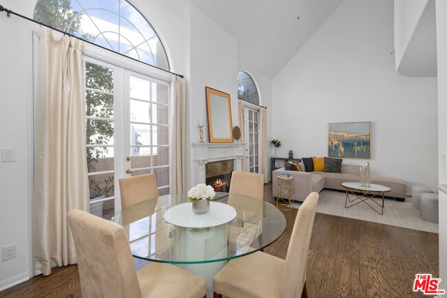 Photo - 930 N Doheny Dr Unit 415